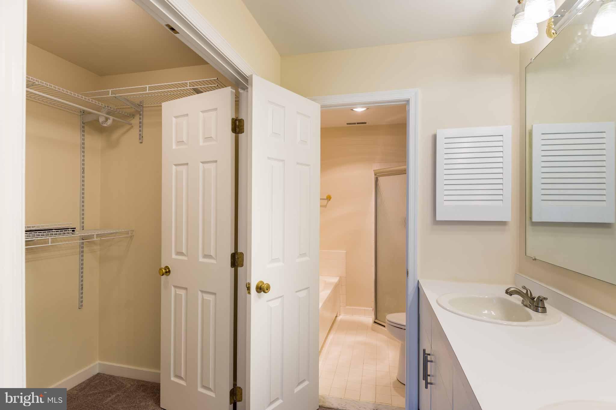 345 Pleasanton Road, Unit A32 Westminster, MD 21157 - Photo 15 of 29 Bath (Master)