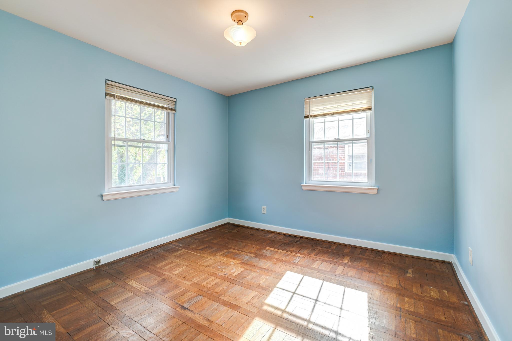 849 South Glebe Road Arlington, VA 22204 - Photo 21 of 38 Third bedroom