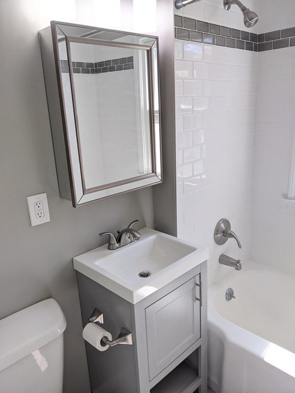 3 Morison Terrace Springfield, MA 01104 - Photo 8 of 23