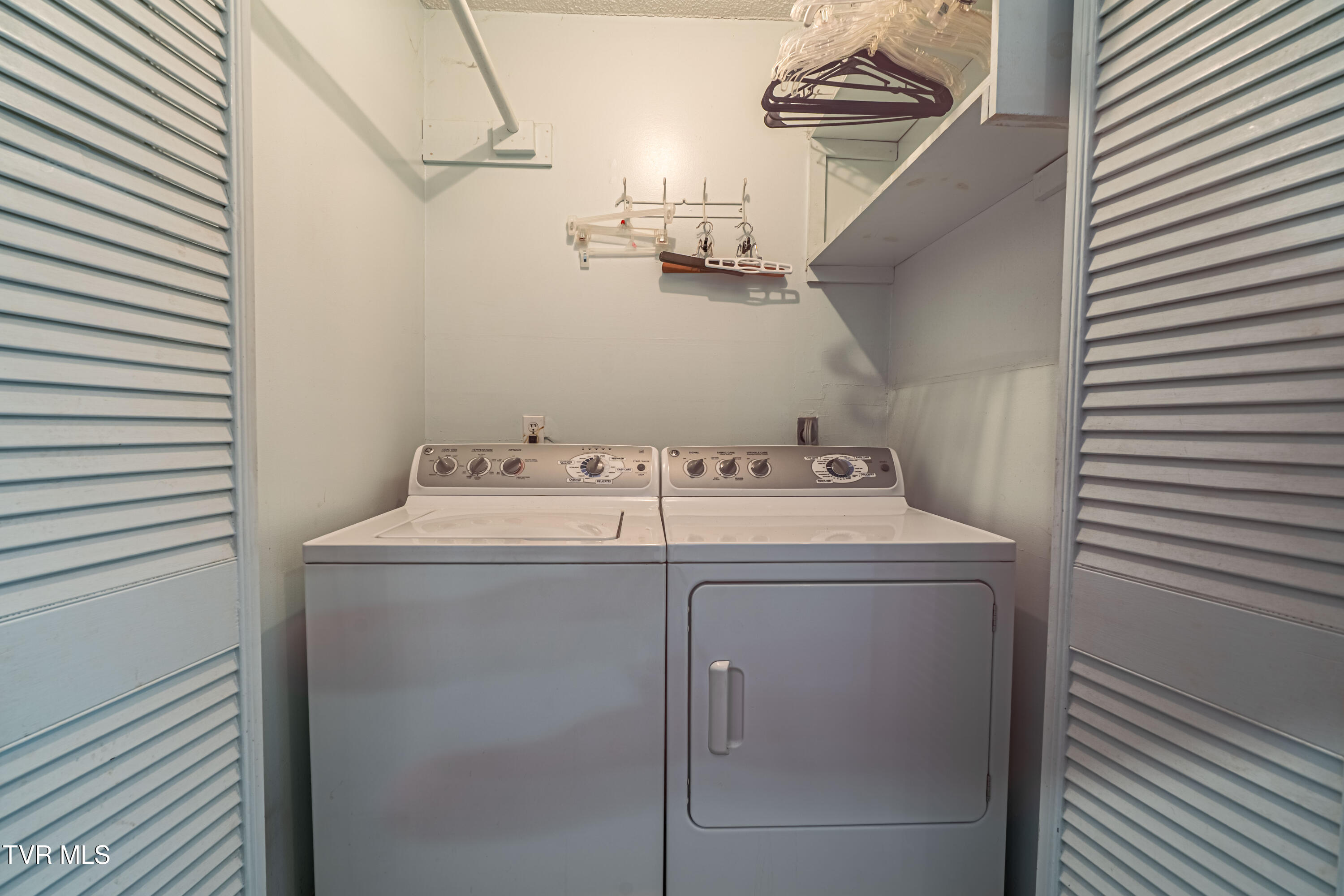 809 7th Street, Unit 809 Bristol, TN 37620 - Photo 20 of 34 809 7th-45