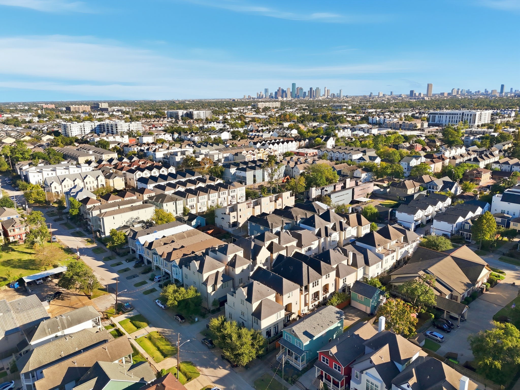 1360 West 25th Street Houston, TX 77008 - Photo 36 of 37 an aerial view of multiple house