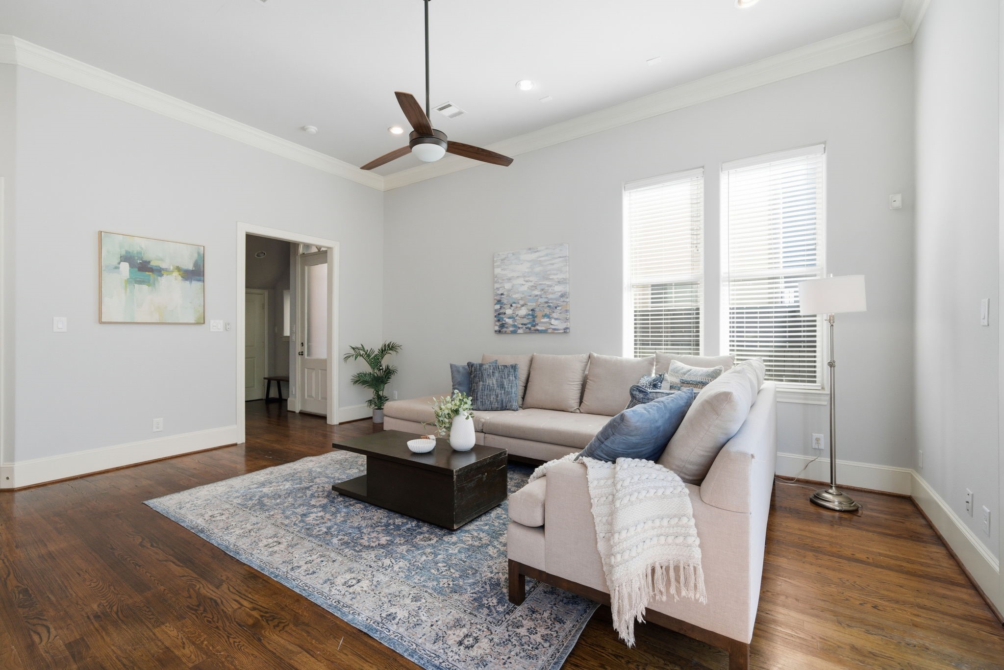 1360 West 25th Street Houston, TX 77008 - Photo 7 of 37 a living room with furniture and a wooden floor