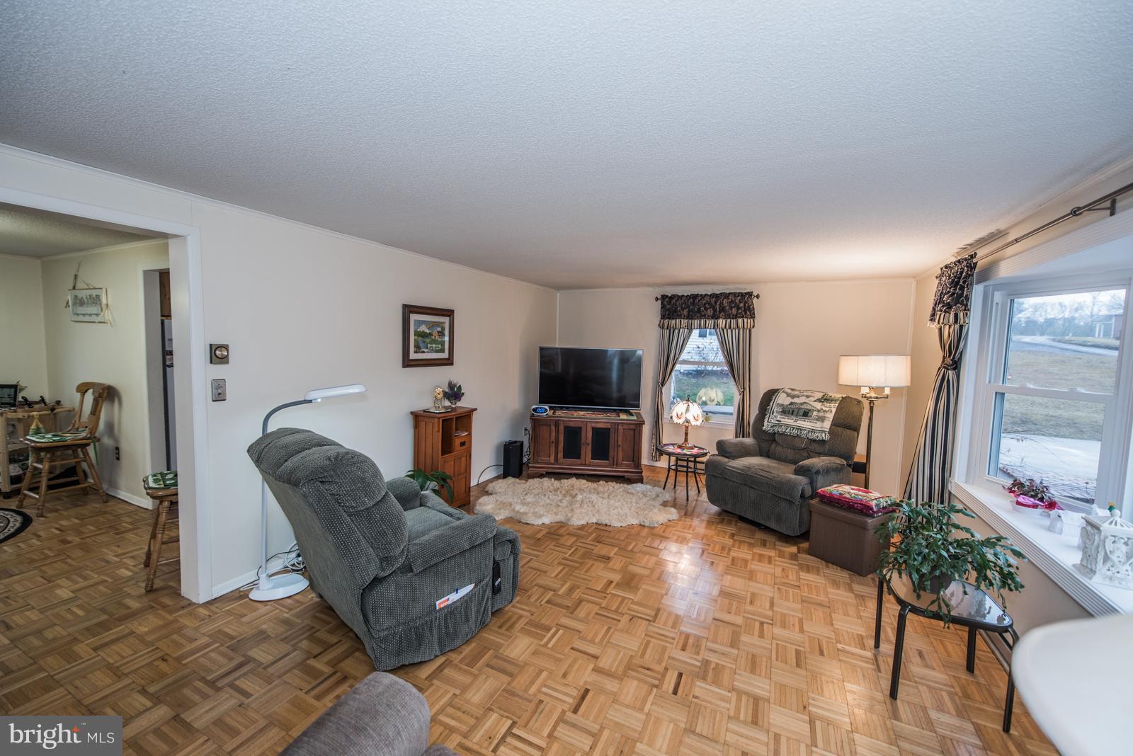 1726 Sticky Kline Road Berkeley Springs, WV 25411 - Photo 3 of 30 Living Room