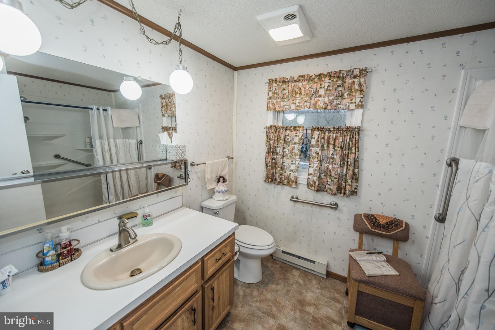 1726 Sticky Kline Road Berkeley Springs, WV 25411 - Photo 22 of 30 Bath