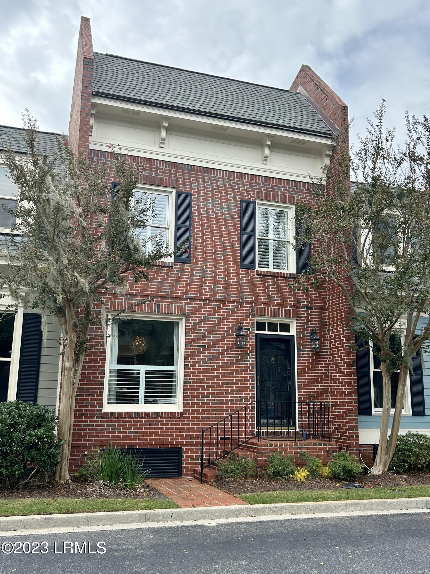 895 Ribaut Road, Unit 5 Beaufort, SC 29902 - Photo 2 of 24 IMG_6409