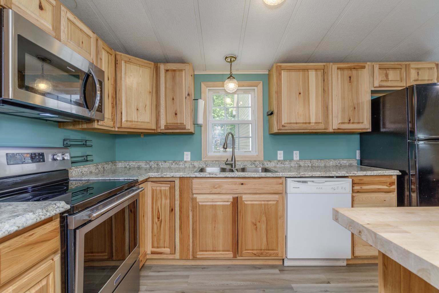 160 Redwood Road Loudon, NH 03307 - Photo 3 of 27 Gallery Image 3