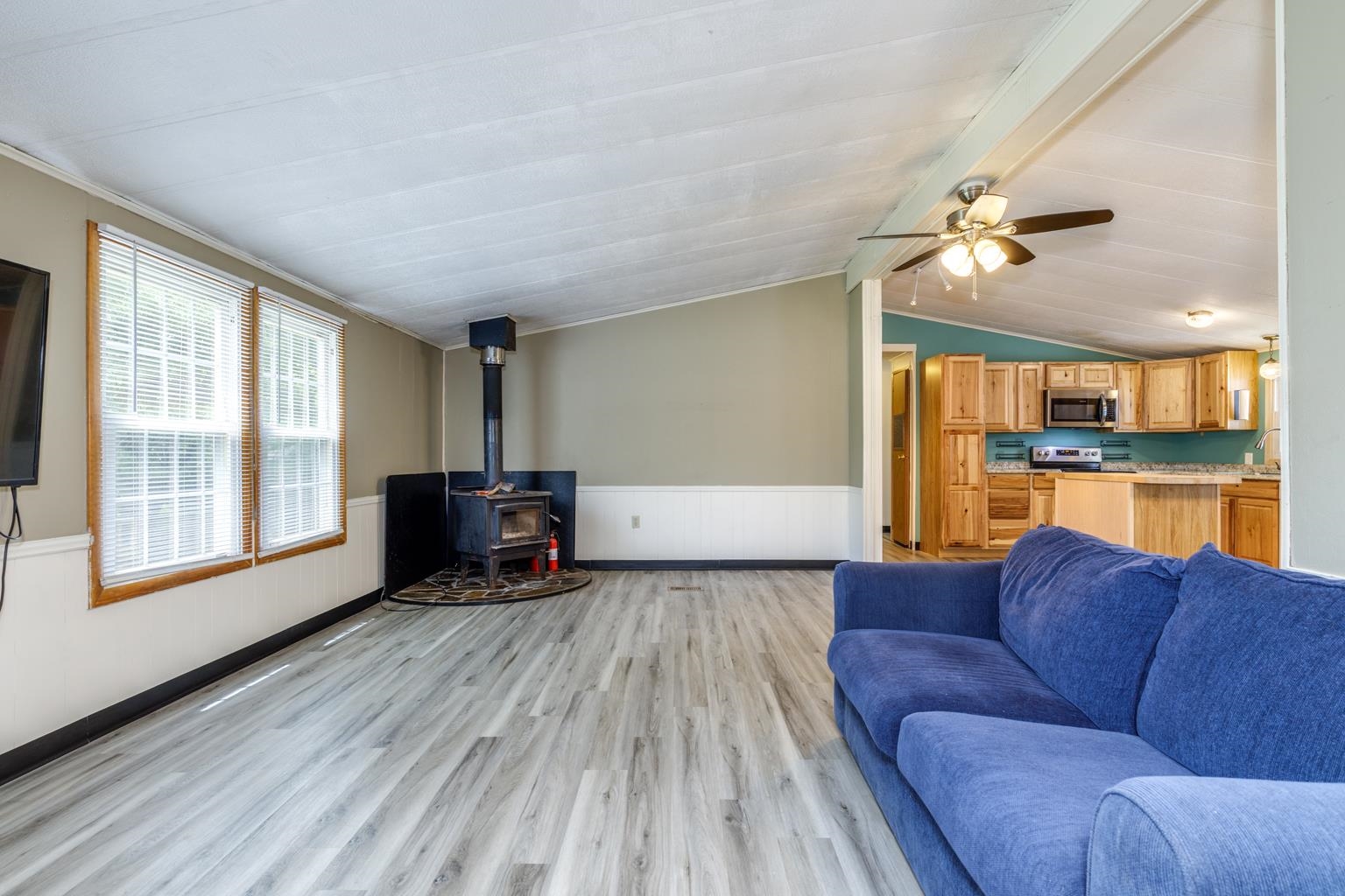 160 Redwood Road Loudon, NH 03307 - Photo 8 of 27 Gallery Image 8