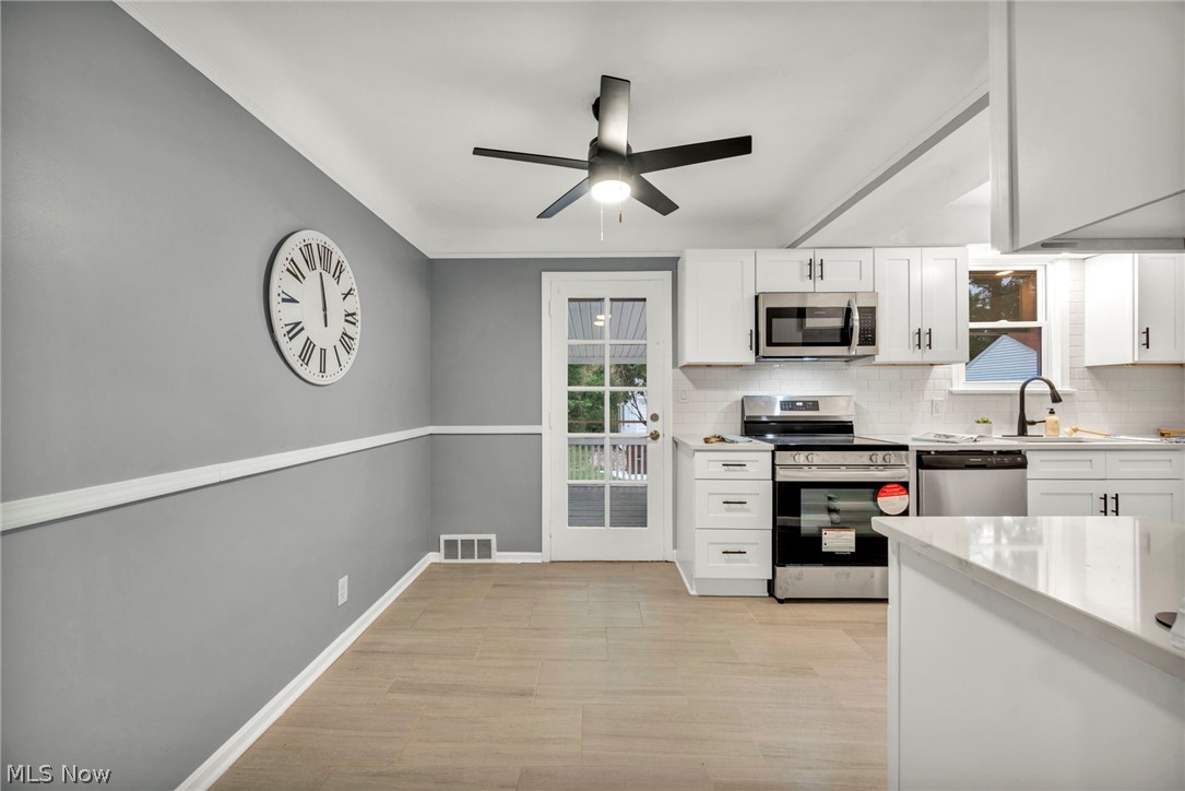 1914 Lorimer Road Cleveland, OH 44134 - Photo 15 of 43