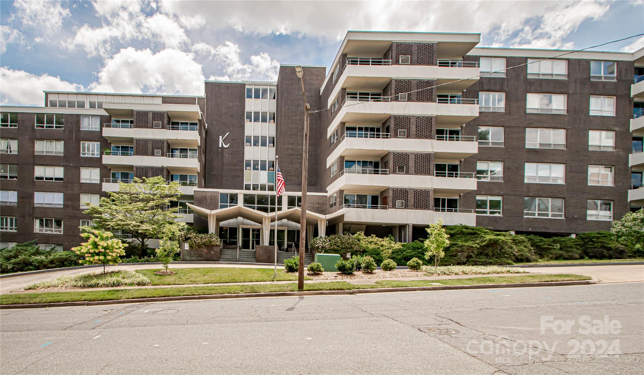 1300 Reece Road, Unit 606 Charlotte, NC 28209 - Photo 1 of 47 Gallery Image 1