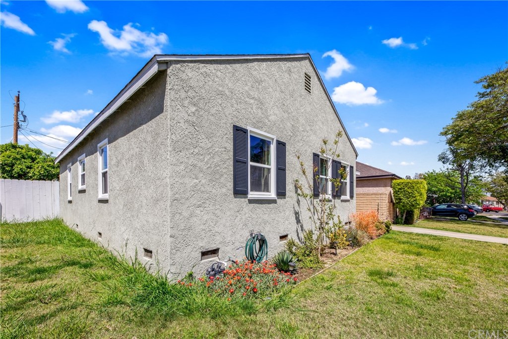 4031 East Grenora Way Long Beach, CA 90815 - Photo 3 of 65