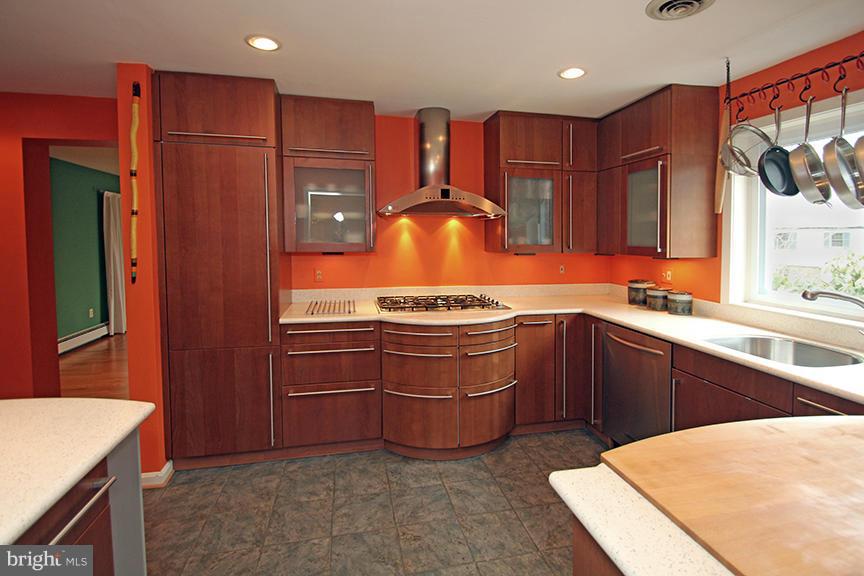14 Midhurst Road Silver Spring, MD 20910 - Photo 13 of 30 Kitchen