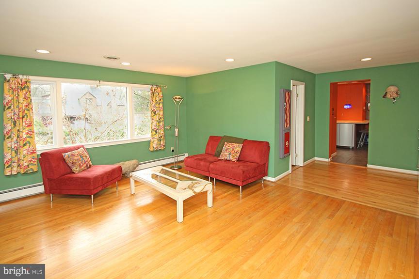 14 Midhurst Road Silver Spring, MD 20910 - Photo 14 of 30 Family Room