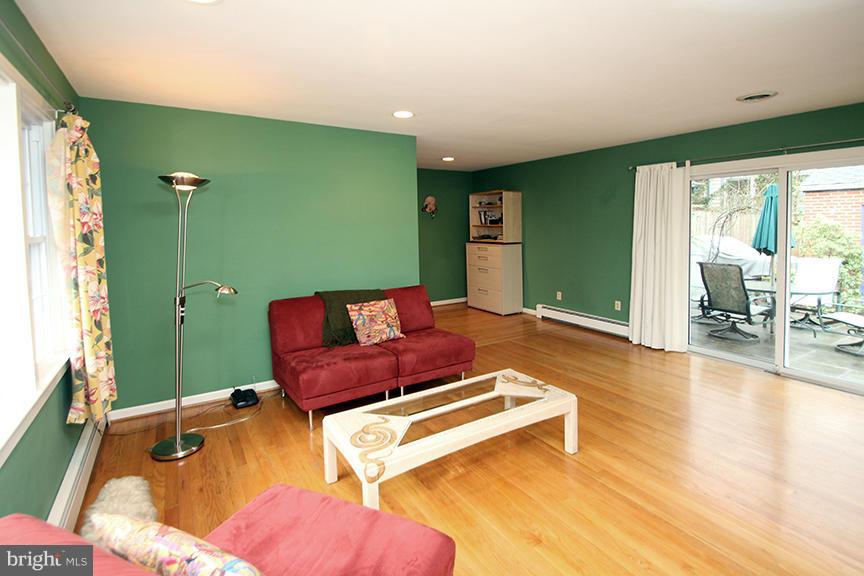 14 Midhurst Road Silver Spring, MD 20910 - Photo 15 of 30 Family Room