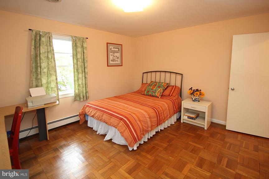 14 Midhurst Road Silver Spring, MD 20910 - Photo 18 of 30 Bedroom #1