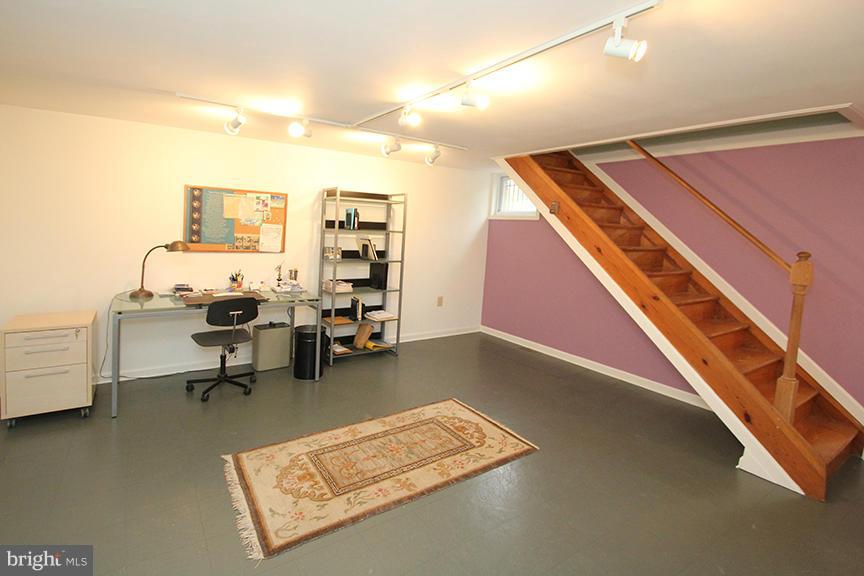 14 Midhurst Road Silver Spring, MD 20910 - Photo 22 of 30 Family Room
