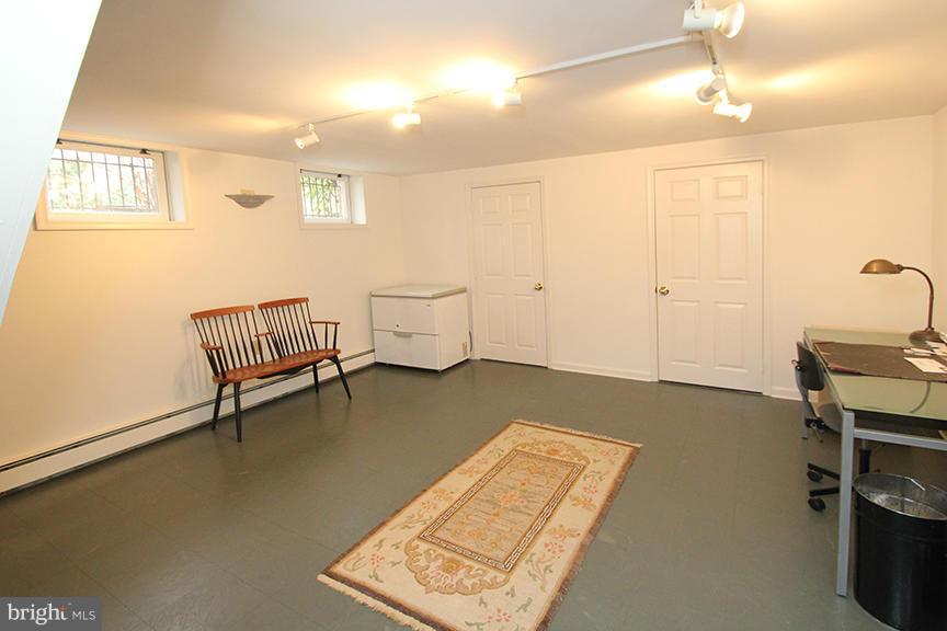 14 Midhurst Road Silver Spring, MD 20910 - Photo 23 of 30 Family Room