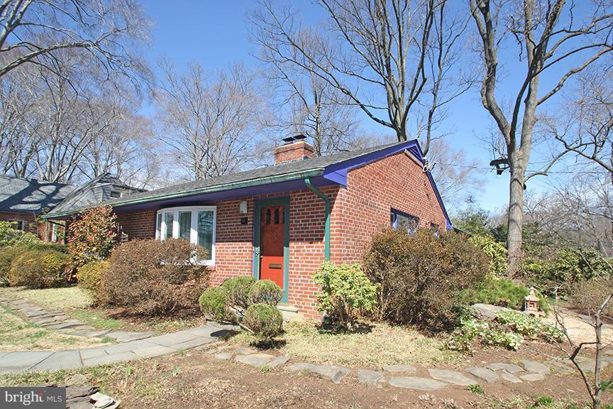 14 Midhurst Road Silver Spring, MD 20910 - Photo 30 of 30 Exterior (Front)