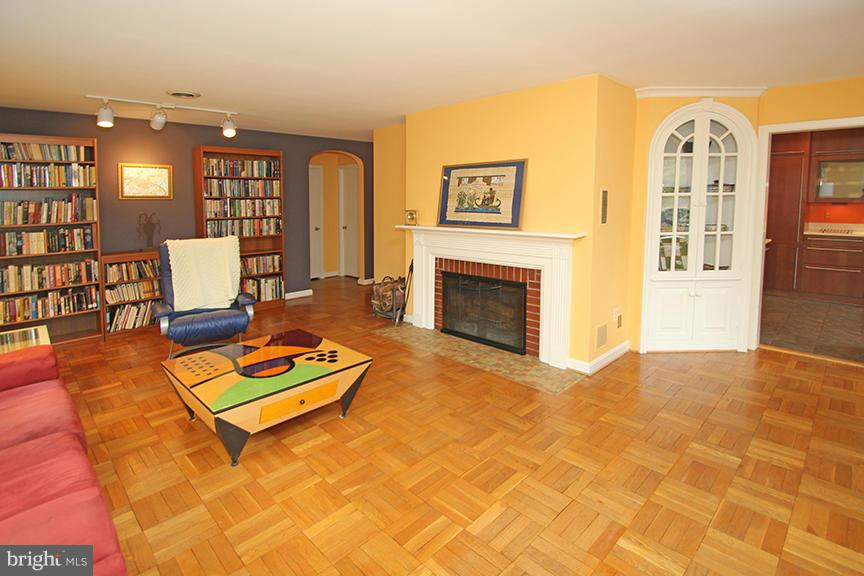 14 Midhurst Road Silver Spring, MD 20910 - Photo 5 of 30 Living Room