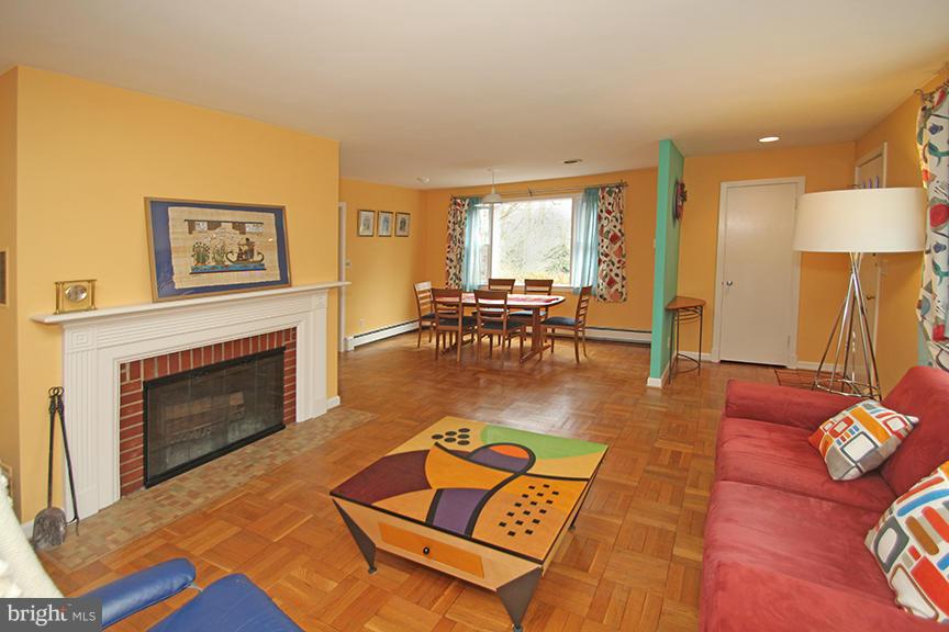 14 Midhurst Road Silver Spring, MD 20910 - Photo 6 of 30 Living Room