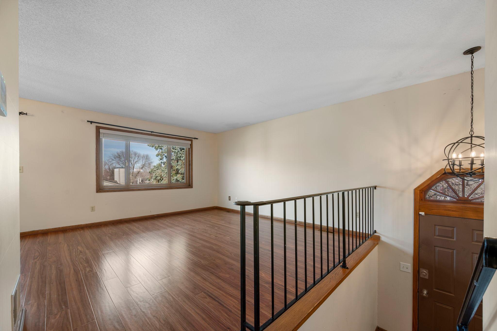 2505 Geranium Avenue East Maplewood, MN 55119 - Photo 11 of 42