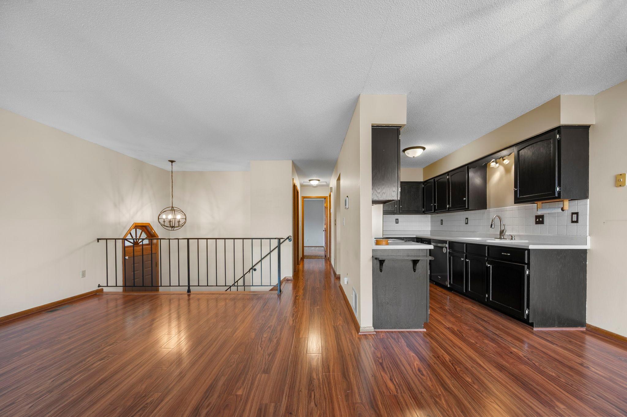2505 Geranium Avenue East Maplewood, MN 55119 - Photo 13 of 42
