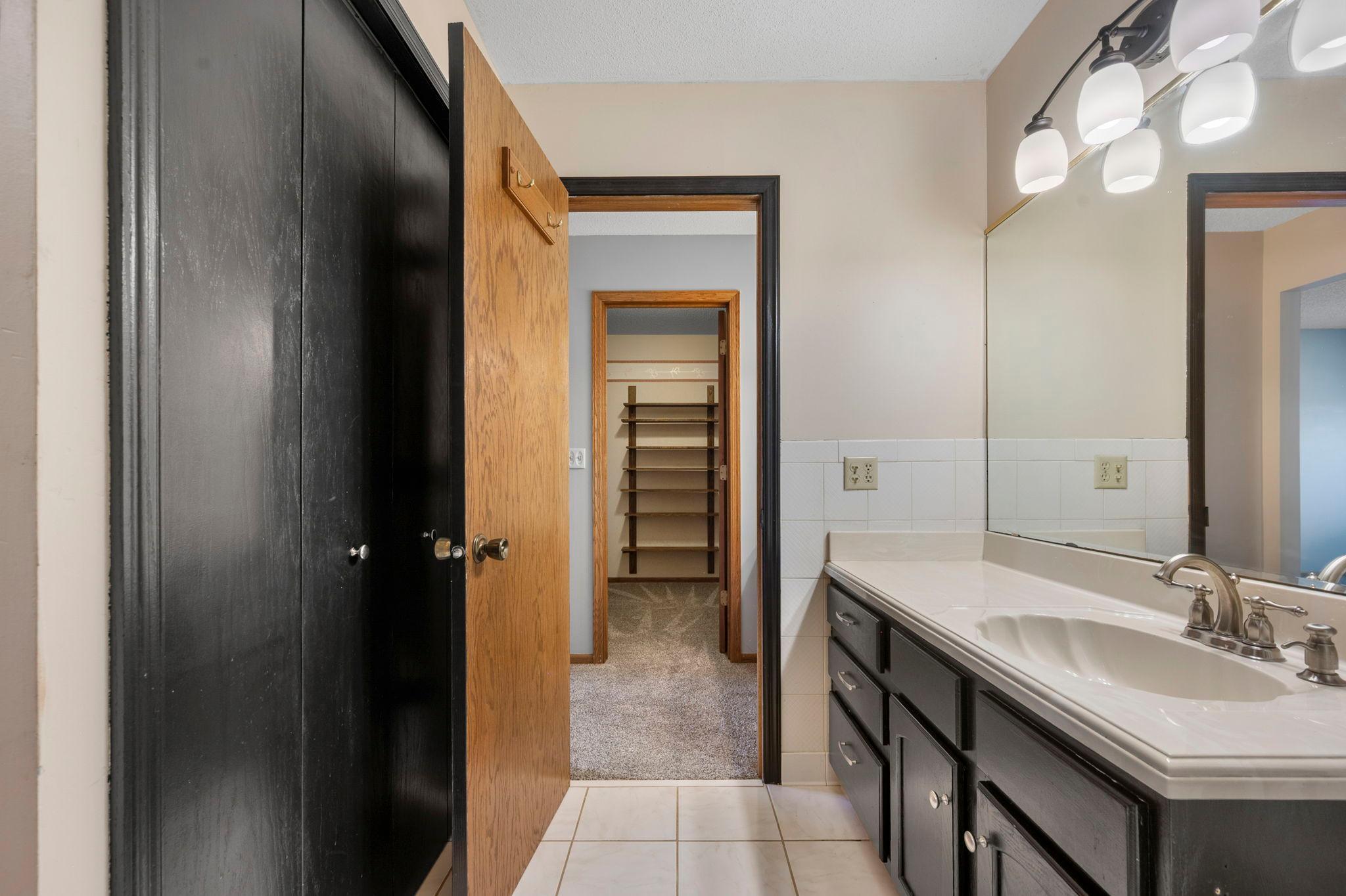 2505 Geranium Avenue East Maplewood, MN 55119 - Photo 26 of 42