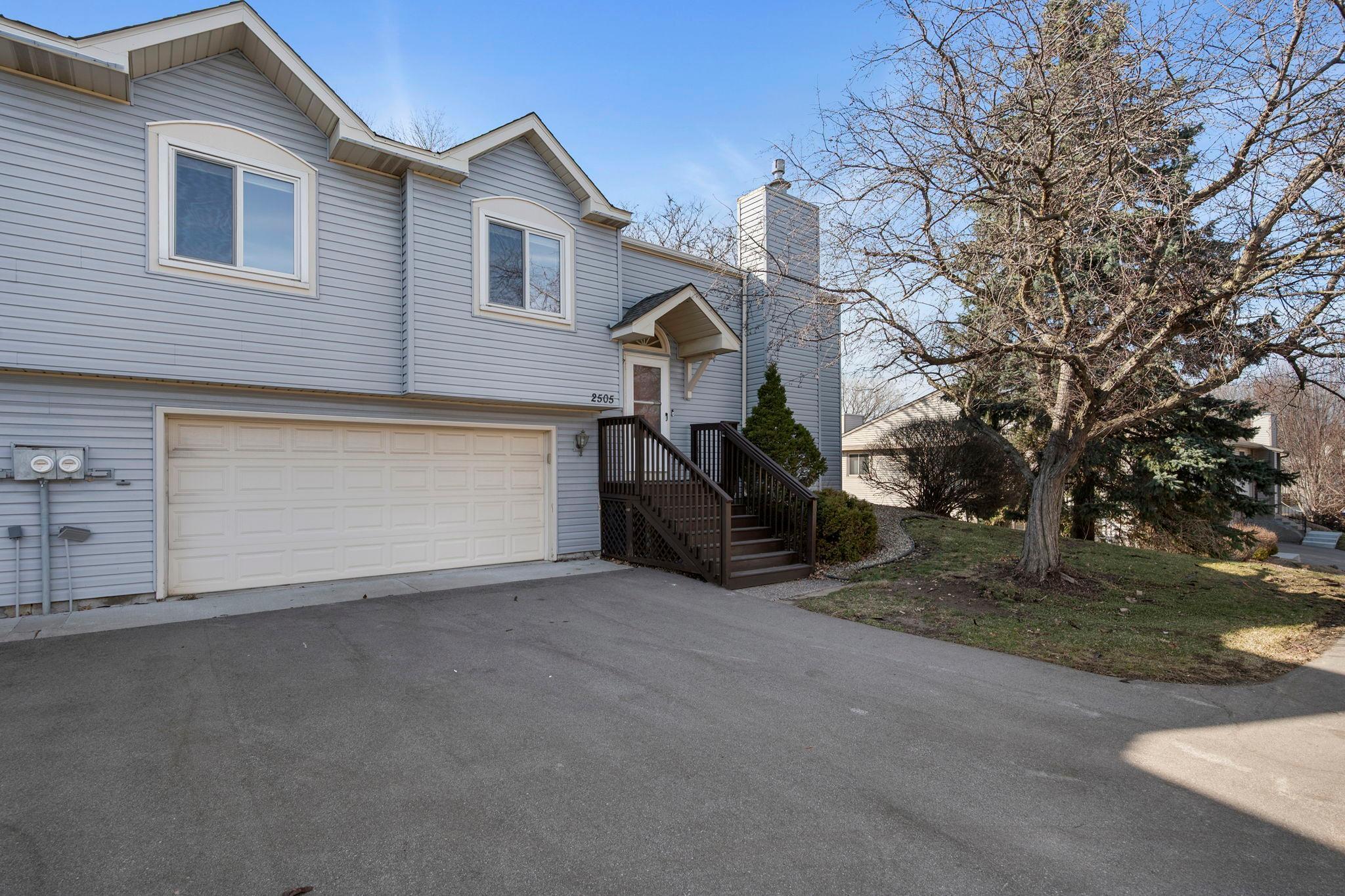2505 Geranium Avenue East Maplewood, MN 55119 - Photo 9 of 42