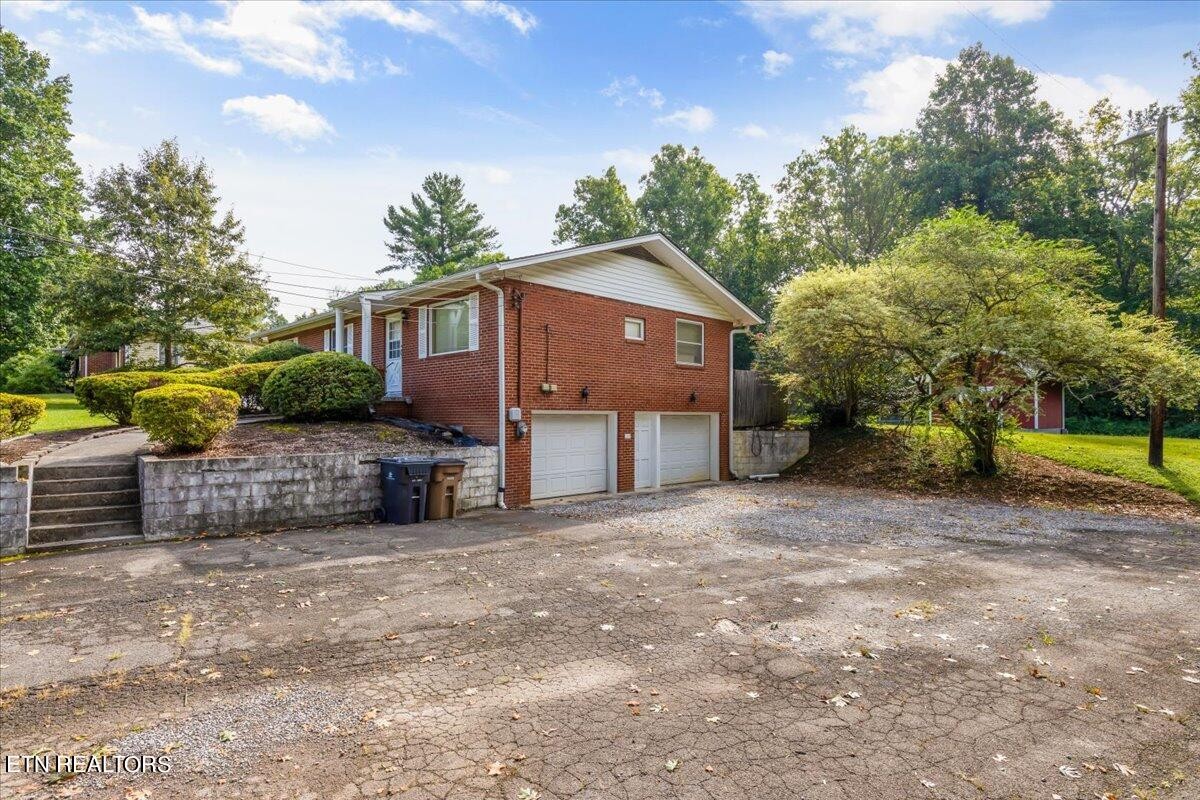 808 Oliver Road Knoxville, TN 37920 - Photo 5 of 32