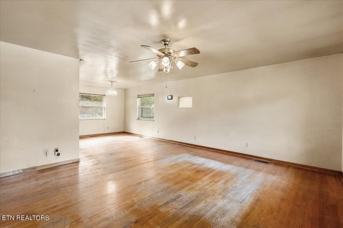 808 Oliver Road Knoxville, TN 37920 - Photo 6 of 32