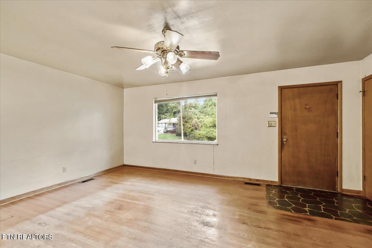 808 Oliver Road Knoxville, TN 37920 - Photo 7 of 32