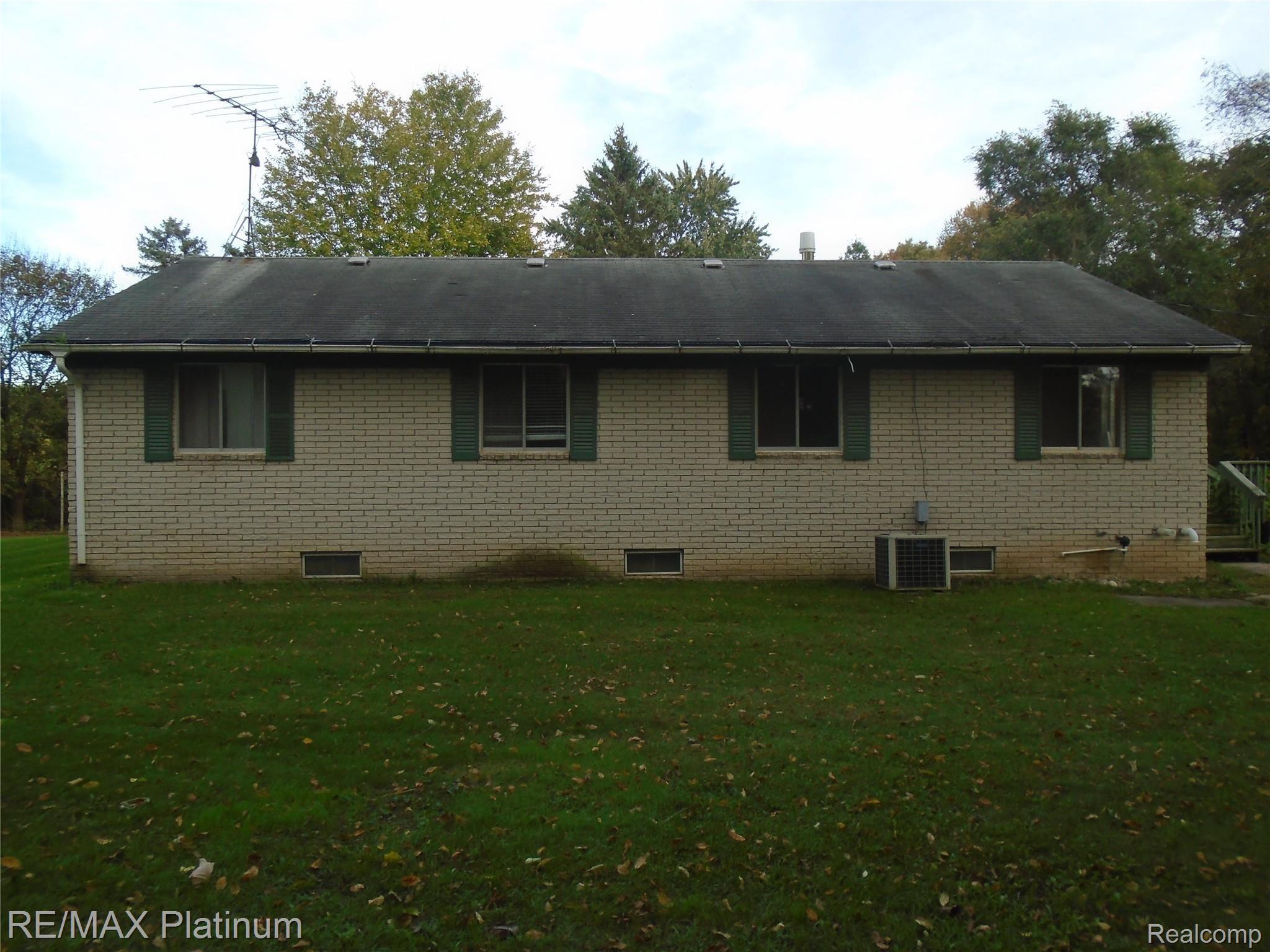 5990 Fish Lake Road Holly, MI 48442 - Photo 17 of 44 DSC04257.JPG