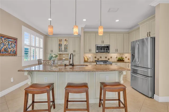 $860,000 | 322 Southwest 184th Way, Pembroke Pines, FL 33029