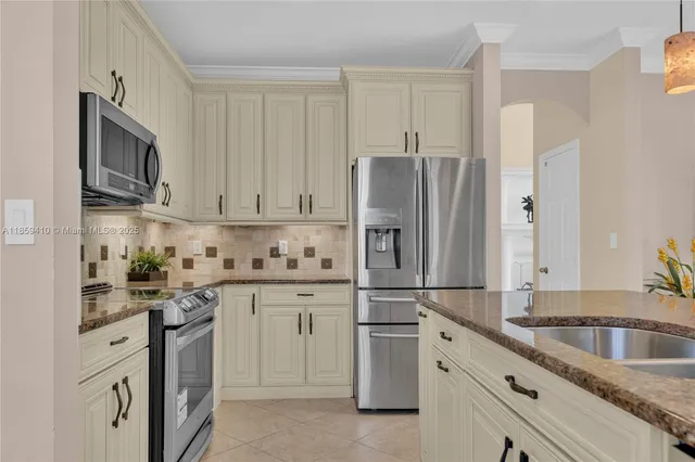 $860,000 | 322 Southwest 184th Way, Pembroke Pines, FL 33029