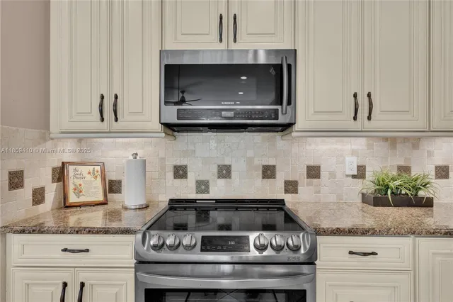 $860,000 | 322 Southwest 184th Way, Pembroke Pines, FL 33029