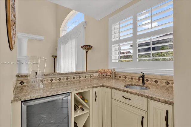 $860,000 | 322 Southwest 184th Way, Pembroke Pines, FL 33029