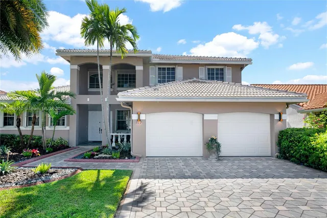 $860,000 | 322 Southwest 184th Way, Pembroke Pines, FL 33029