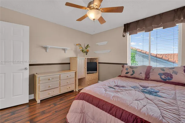 $860,000 | 322 Southwest 184th Way, Pembroke Pines, FL 33029