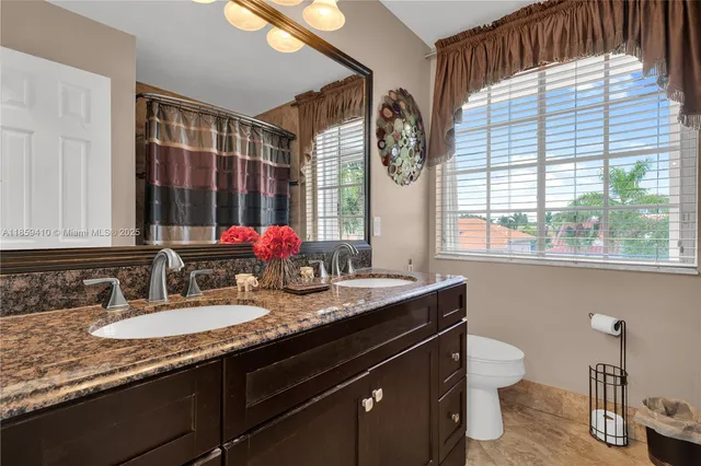 $860,000 | 322 Southwest 184th Way, Pembroke Pines, FL 33029