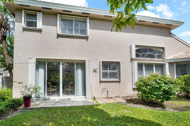 $860,000 | 322 Southwest 184th Way, Pembroke Pines, FL 33029