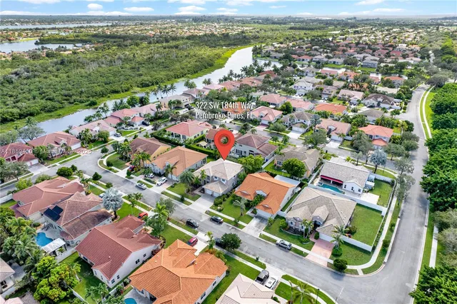 $860,000 | 322 Southwest 184th Way, Pembroke Pines, FL 33029