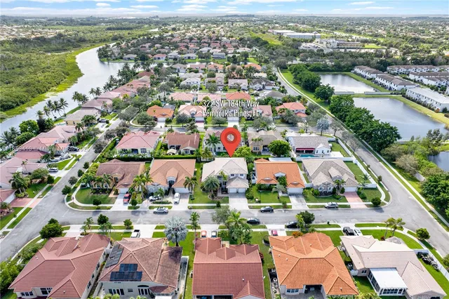 $860,000 | 322 Southwest 184th Way, Pembroke Pines, FL 33029