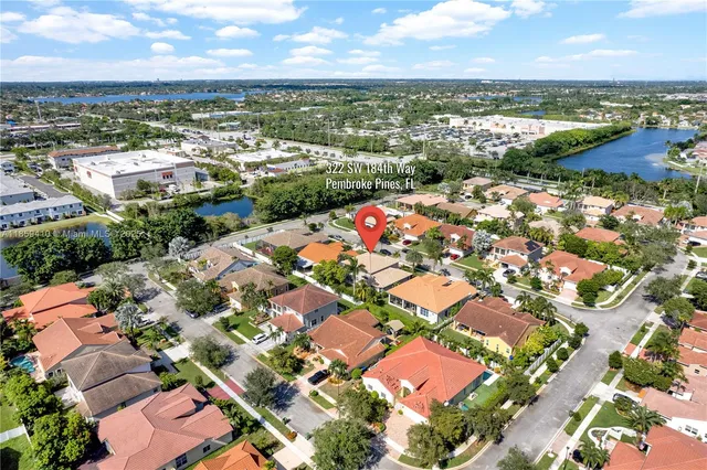 $860,000 | 322 Southwest 184th Way, Pembroke Pines, FL 33029