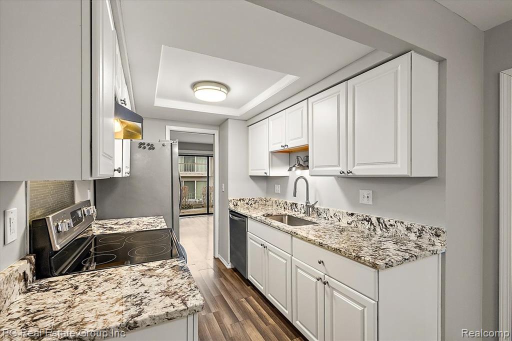 1432 Oakbrook Rochester Hills Rochester, MI 48307 - Photo 8 of 34