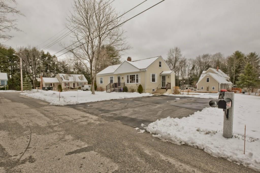 13 Maccabe Road Falmouth, ME 04105 - Photo 2 of 35 Photo