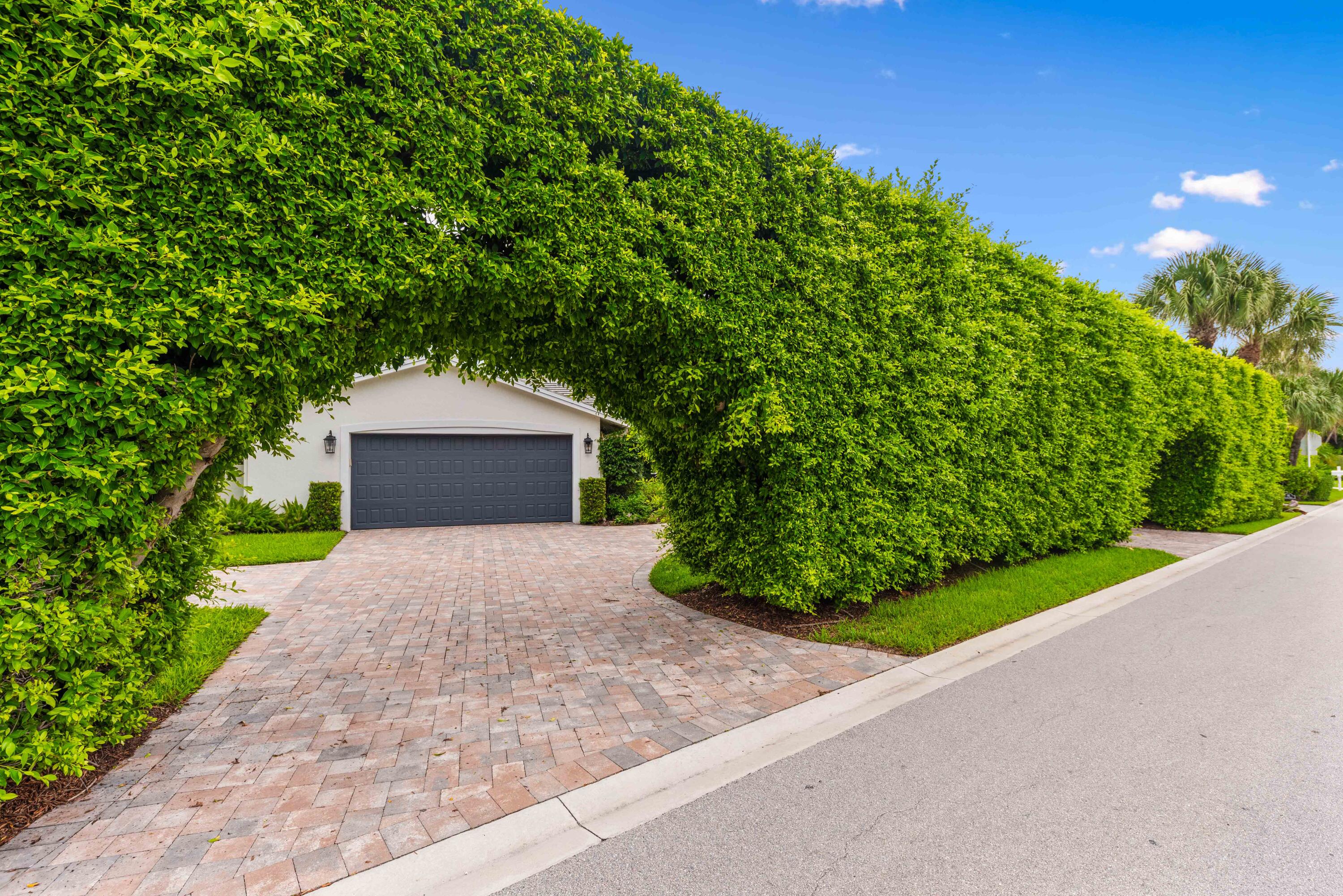 51 Colony Road Jupiter Inlet Colony, FL 33469 - Photo 4 of 65 51 Colony Rd (24)