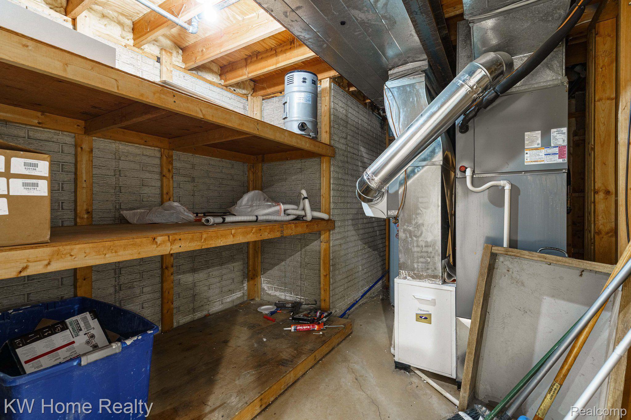 2882 Hiller Road West Bloomfield, MI 48324 - Photo 44 of 47 Gallery Image 44