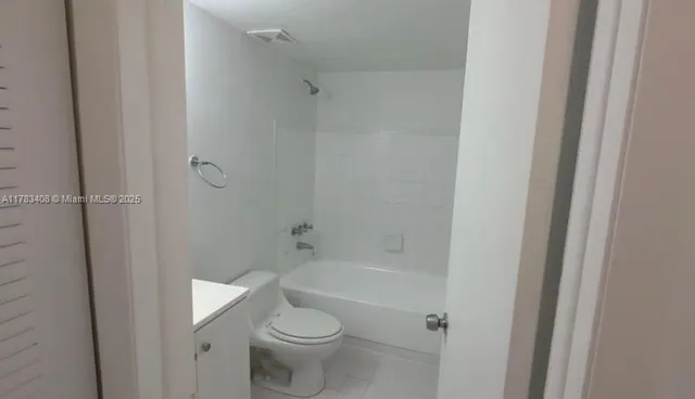 $135,000 | 271 Northwest 177th Street, Unit B216, Miami Gardens, FL 33169