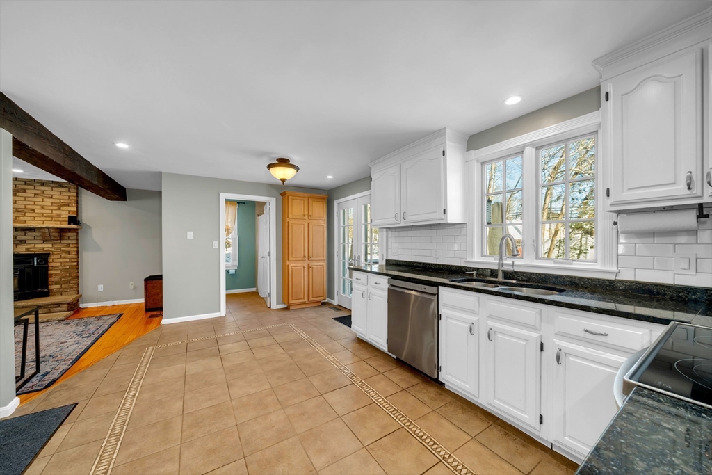 37 Sullivan Street North Andover, MA 01845 - Photo 14 of 42