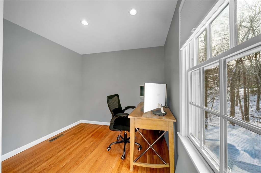 37 Sullivan Street North Andover, MA 01845 - Photo 38 of 42