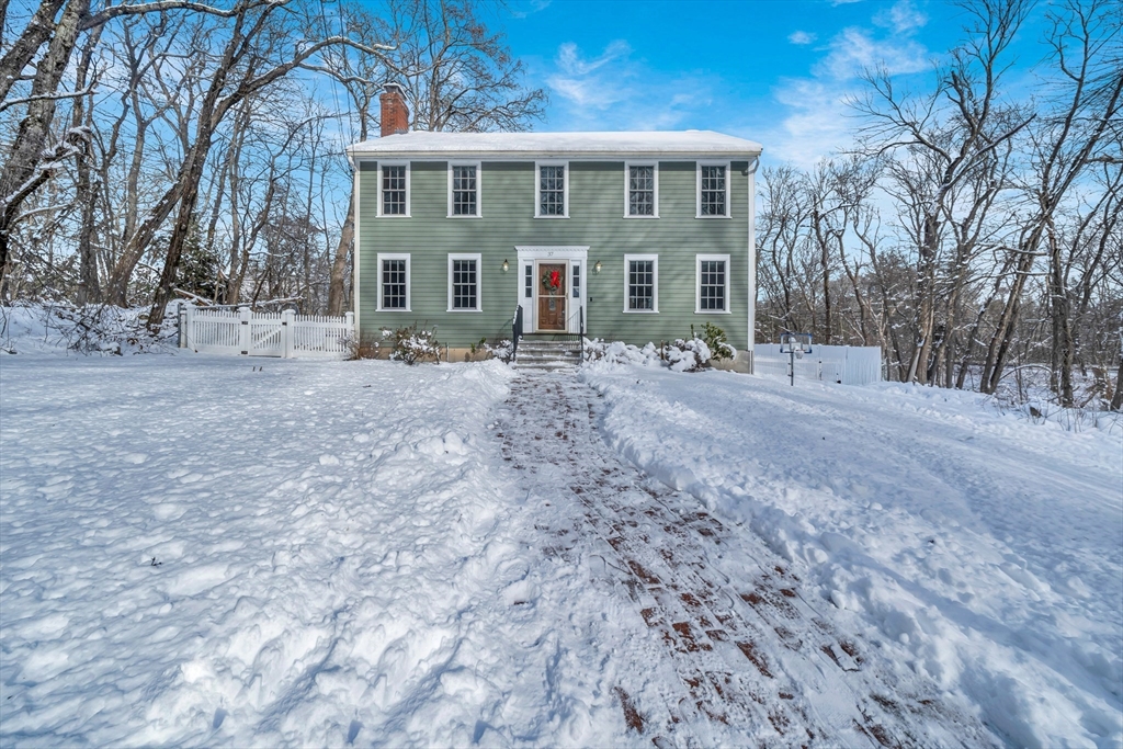 37 Sullivan Street North Andover, MA 01845 - Photo 4 of 42